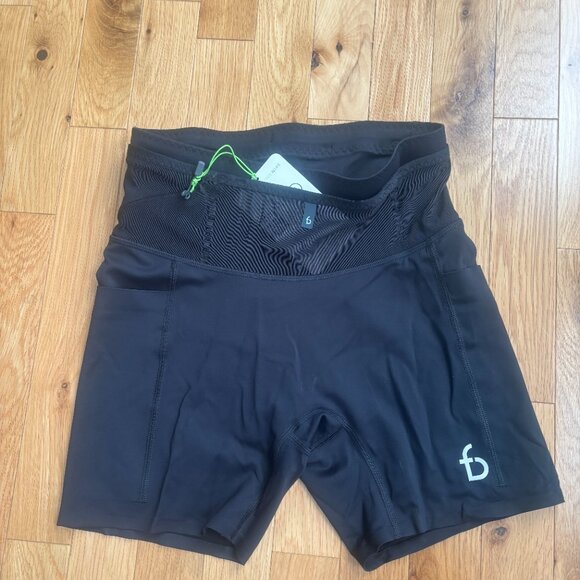 Flipbelt Women's Ouray Compression Shorts 5in Color Black Size S NWT - Picture 2 of 2